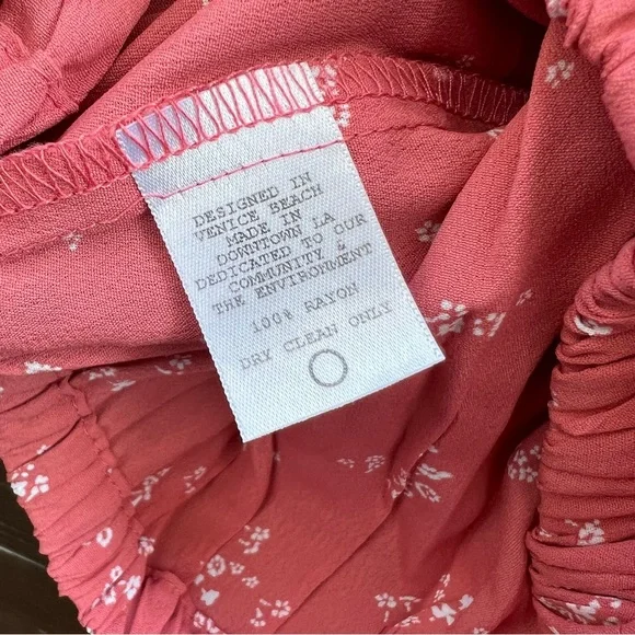 Flynn Skye Tori Ruffle Sleeve Crop Top Pink Floral - Picture 4 of 6